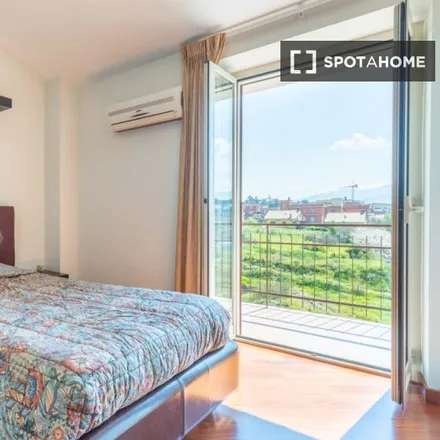 Rent this 3 bed room on Istituto Tecnico Sandro Pertini in Via Lentini, 78