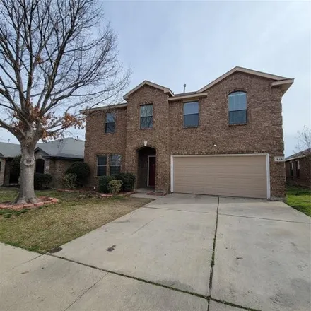 Rent this 4 bed house on 625 Chalk Knoll Road in Fort Worth, TX 76108