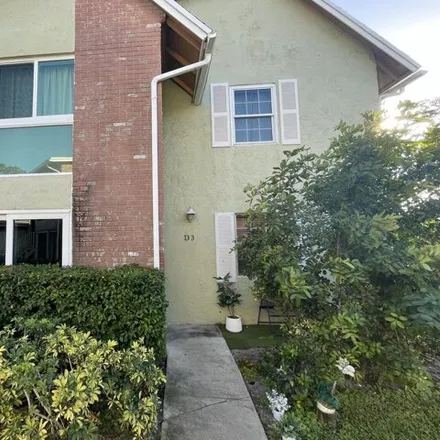 Buy this 2 bed condo on FL 811 in Palm Beach Gardens, FL 33410