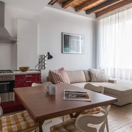 Rent this studio apartment on Via Vincenzo Forcella 15