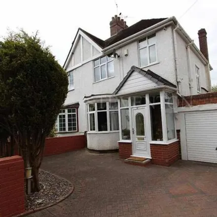 Buy this 3 bed duplex on Goldthorn Avenue in Goldthorn Hill, WV4 5AA