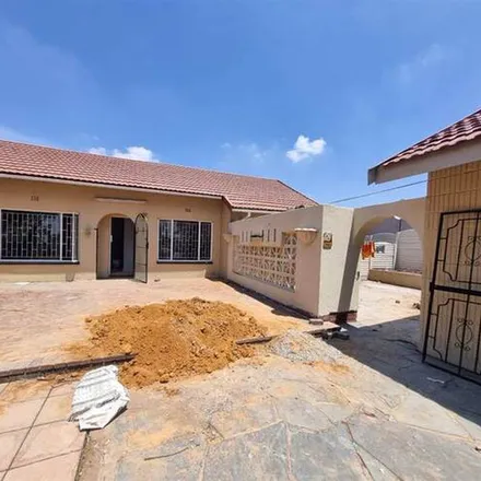 Rent this 3 bed apartment on Albert Street in Rynsoord, Gauteng