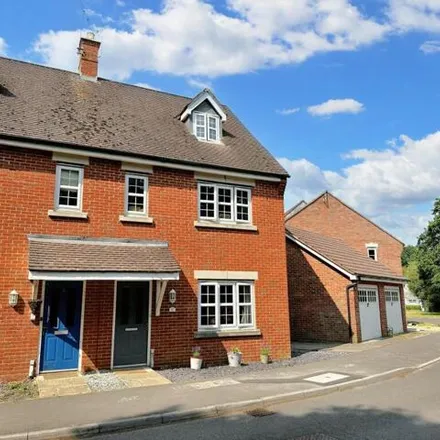Buy this 3 bed townhouse on St. Contest Way in Southampton, Hampshire