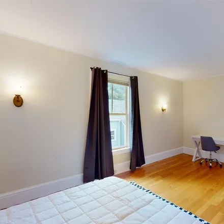 Rent this 1 bed room on fooda in Central Street, Boston