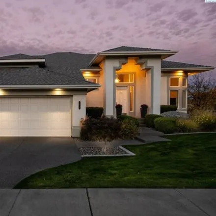 Buy this 3 bed house on 3455 South Johnson Street in Kennewick, WA 99337