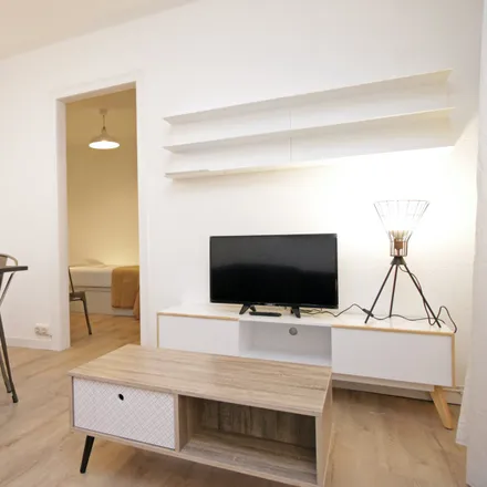 Image 3 - Carrer de los Castillejos, 363, 08025 Barcelona, Spain - Apartment for rent