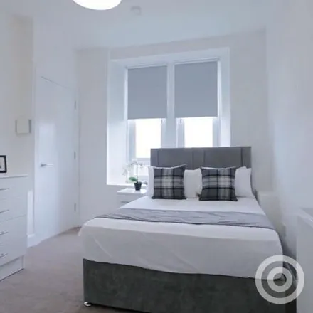 Rent this 3 bed apartment on Thornwood Gardens in Thornwood, Glasgow