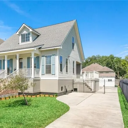 Image 2 - 1427 Pressburg St, New Orleans, Louisiana, 70122 - House for sale