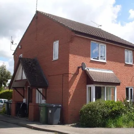 Rent this 1 bed house on Watersbridge Gardens in Nuneaton, CV10 7TA