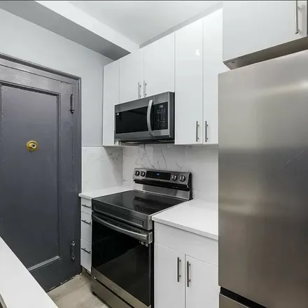 Rent this 3 bed apartment on Gas Green in 845 7th Avenue, New York