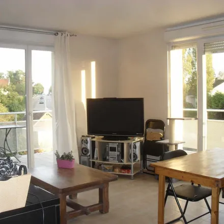 Rent this 2 bed apartment on unnamed road in 89000 Saint-Georges-sur-Baulche, France