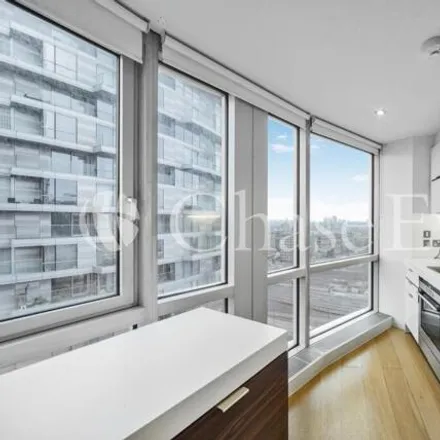 Image 4 - Ontario Tower, 4 Fairmont Avenue, London, E14 9JD, United Kingdom - Room for rent