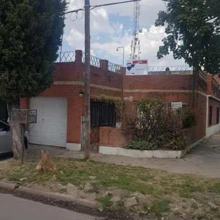 Buy this 3 bed house on Boulevard de los Italianos 1900 in B1826 FCL Partido de Lanús, Argentina