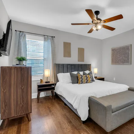 Rent this 3 bed house on 1324 Boulevard Lorraine Southwest in Atlanta, GA 30311