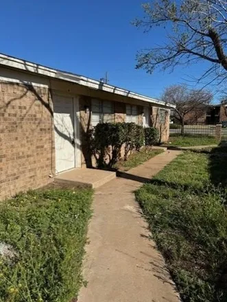 Buy this 8 bed house on 1753 66th Street in Lubbock, TX 79412