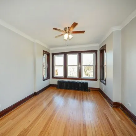 Image 2 - 4101 West Barry Avenue, Chicago, IL 60641, USA - House for rent
