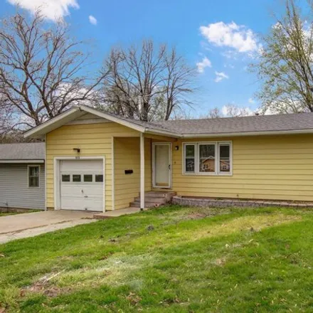 Buy this 2 bed house on 961 West Kerr Street in Springfield, MO 65803