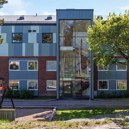 Rent this 1 bed apartment on Flöjtgatan 182-210 in 656 31 Karlstad, Sweden