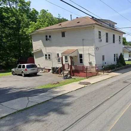 Rent this 6 bed house on 402 City Avenue in Beckley, WV 25801