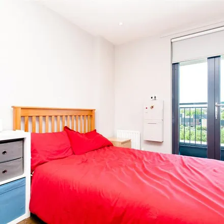 Rent this 2 bed apartment on Cottage Road in London, N7 8TP
