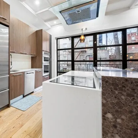 Image 7 - 175 Woodruff Avenue, New York, NY 11226, USA - House for sale