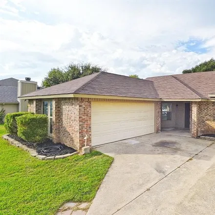 Rent this 3 bed house on 3921 Windflower Lane in Fort Worth, TX 76137