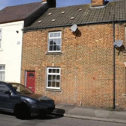 Rent this 3 bed townhouse on New Testament Church of God in Lowden, Chippenham