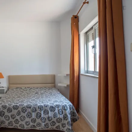 Rent this 1 bed apartment on Top Biketours Portugal in Rua de João das Regras 62, 4000-290 Porto