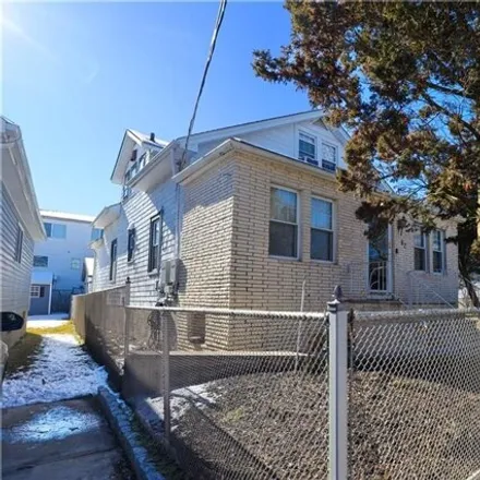 Buy this 5 bed house on 62 Wiman Avenue in New York, NY 10308