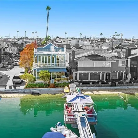 Image 2 - 811 North Bay Front, Newport Beach, CA 92662, USA - Apartment for sale