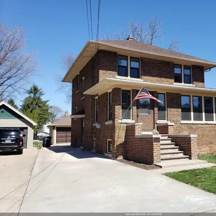 Buy this 4 bed house on 1322 Rahr Avenue in Oshkosh, WI 54901
