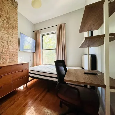 Rent this 6 bed room on 24 Van Buren St in Brooklyn, NY 11221