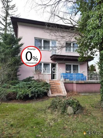Buy this studio house on Józefa Piłsudskiego 2 in 05-822 Milanówek, Poland