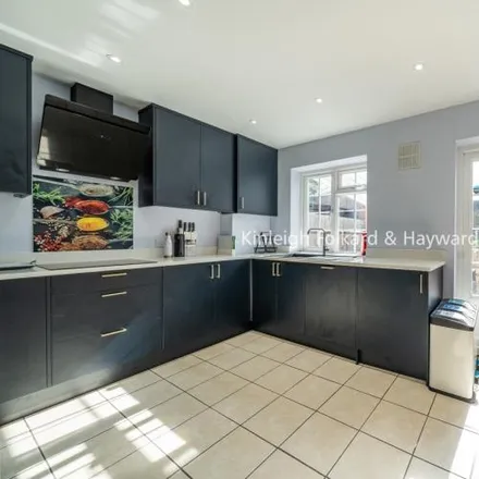 Rent this 3 bed townhouse on Avondale Road in London, BR1 4HR