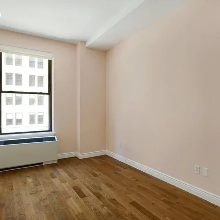 Rent this 3 bed apartment on 225 5th Avenue in New York, NY 10010