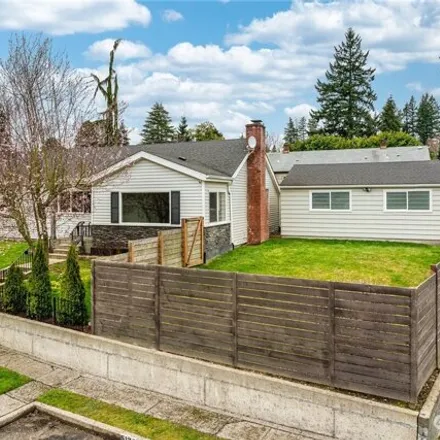 Buy this 4 bed house on 1092 Lane Place in Everett, WA 98203
