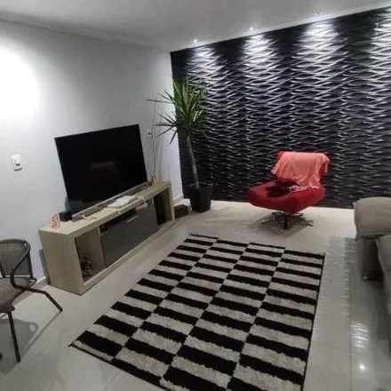 Buy this 2 bed house on Rua Guilherme in Vila Urupês, Suzano - SP