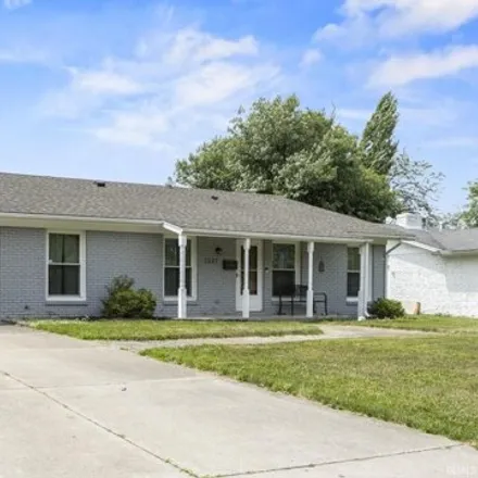 Buy this 4 bed house on 3527 Inwood Dr in Fort Wayne, Indiana