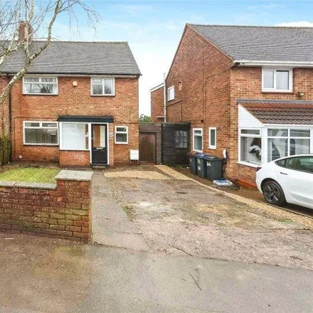 Rent this 3 bed duplex on Egghill Lane in Frankley, B31 5NT