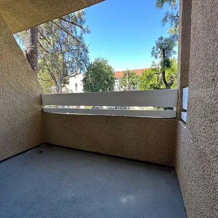 Rent this 1 bed apartment on 528 North Croft Avenue in West Hollywood, CA 90048