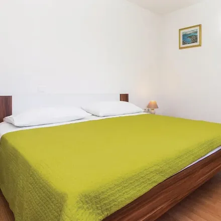 Rent this 2 bed duplex on 21413 Povlja