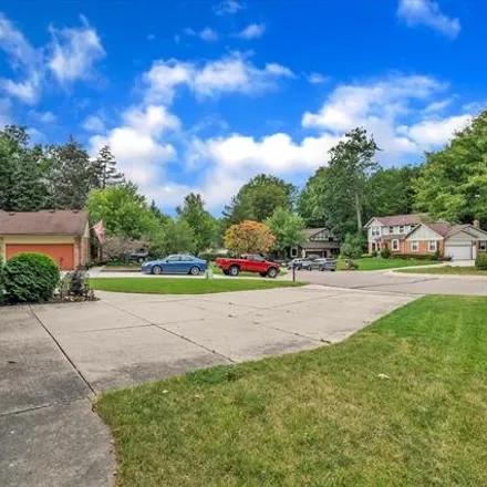 Image 2 - 2147 Hickory Leaf Court North, Rochester Hills, MI 48309, USA - House for sale