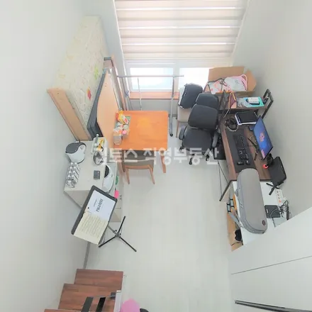 Rent this studio apartment on 서울특별시 마포구 노고산동 54-13