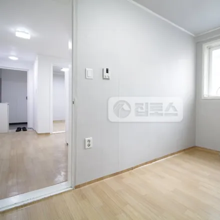 Image 2 - 서울특별시 강남구 신사동 511-16 - Apartment for rent