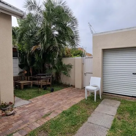 Image 4 - Rosmead Avenue, Kenilworth, Cape Town, 7708, South Africa - Apartment for rent