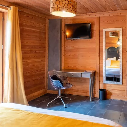 Rent this 6 bed house on La Salle-les-Alpes in Chemin Terre Ariande, 05240 La Salle-les-Alpes