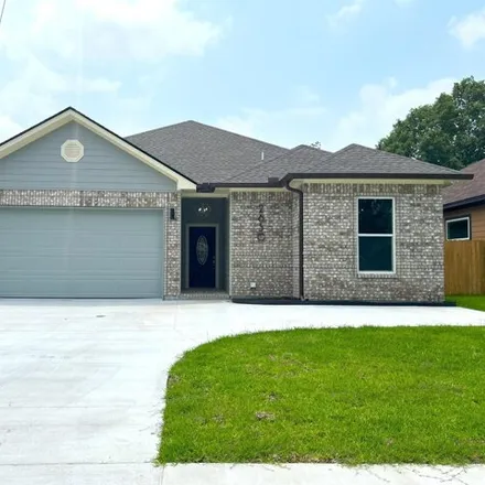 Buy this 3 bed house on 2648 Houston Street in Beaumont, TX 77701
