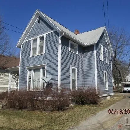 Image 2 - 827 E Hunt St, Adrian, Michigan, 49221 - House for sale