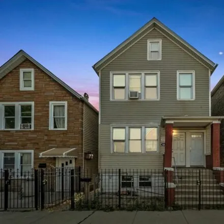 Buy this 6 bed house on 4832 South Winchester Avenue in Chicago, IL 60609