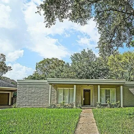 Rent this 4 bed house on Marys Court in Friendswood, TX 77546
